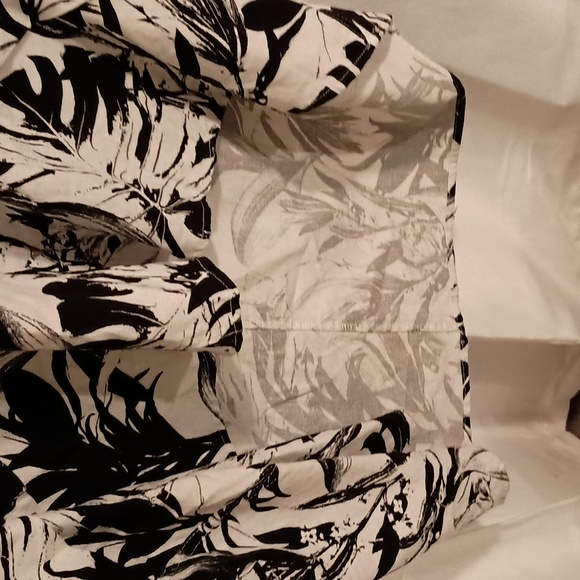 Cynthia Rowley tropical dress black with white flowers. Large. Linen&Vis… - Picture 5 of 8